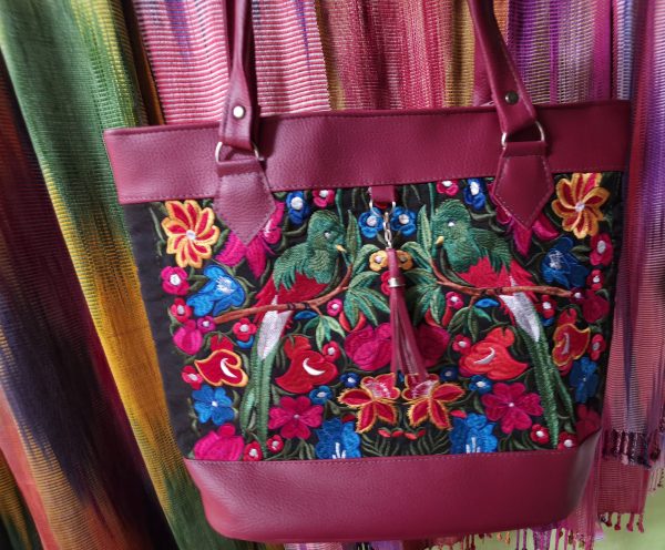 Bolsa con quetzal